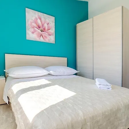 Apartment Katic Razanj